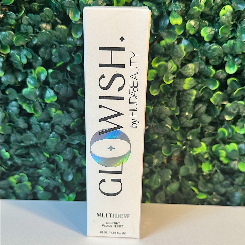Huda Beauty GloWish GloWish Multidew Vegan Skin Tint Foundation (NEW)